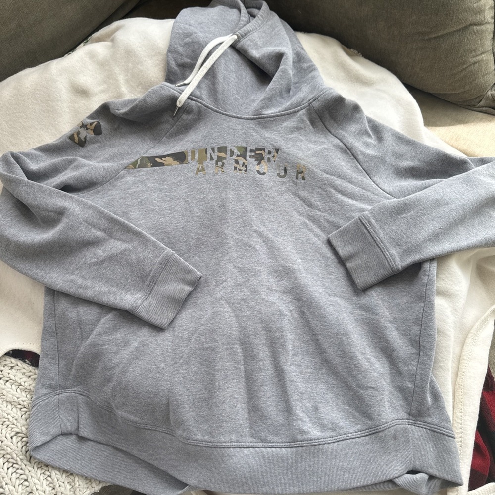 Under Armour‎ Men's Hoodie Size XL Big Comfy ScubaGray With Camouflage Lettering